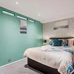 Park Lane Beautiful Family Apartment