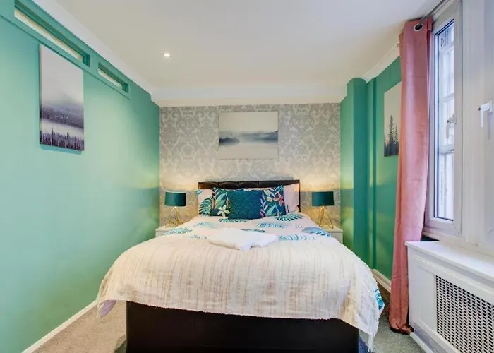 Park Lane Beautiful Family Apartment